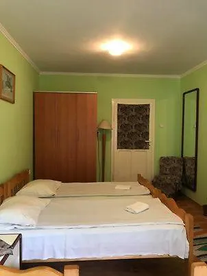 Bed & Breakfast Engi Panzio