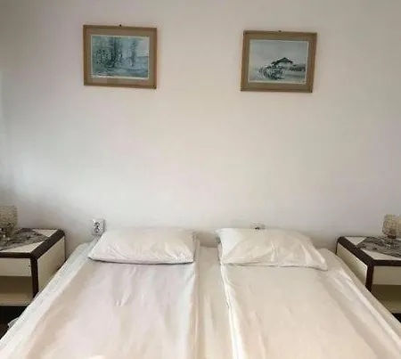 Bed & Breakfast Engi Panzio